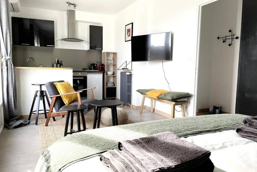 Mon Appart'Hotel - Climatisation Avec Parking Gratuit Brive-la-Gaillarde Exterior photo